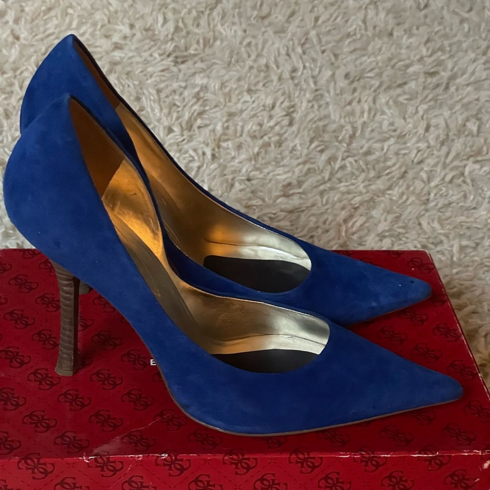 Blue suede pumps - Picture 3 of 6